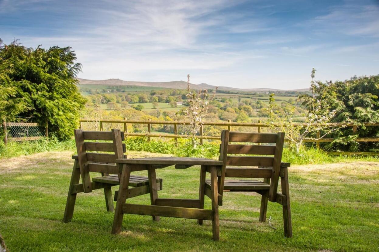 Knole Farm Bed & Breakfast Okehampton Bagian luar foto