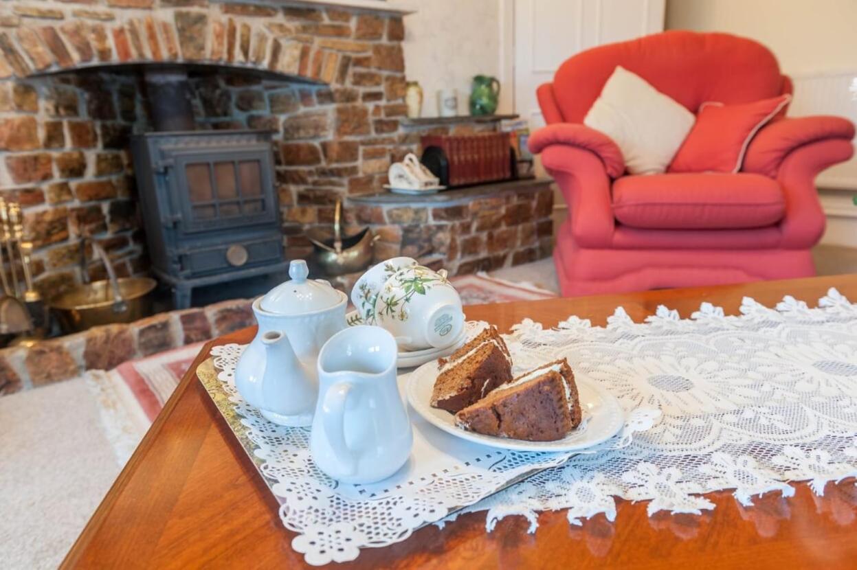 Knole Farm Bed & Breakfast Okehampton Bagian luar foto
